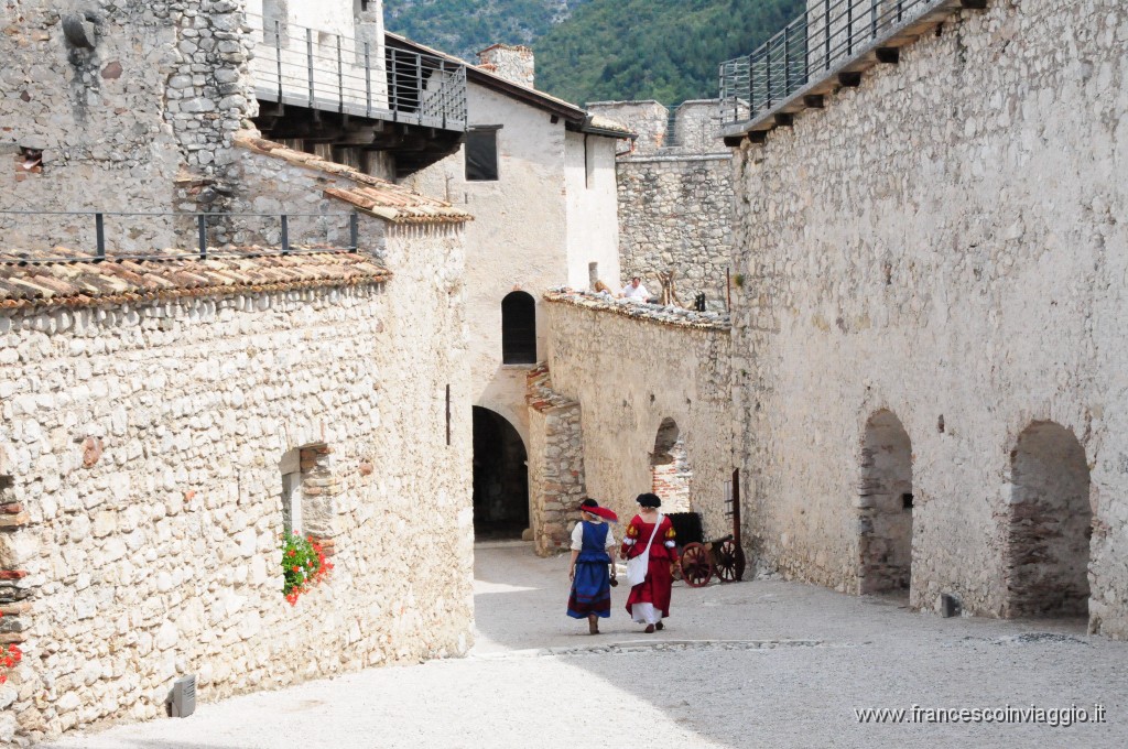 Castello di Beseno 2011.08.06_28.JPG